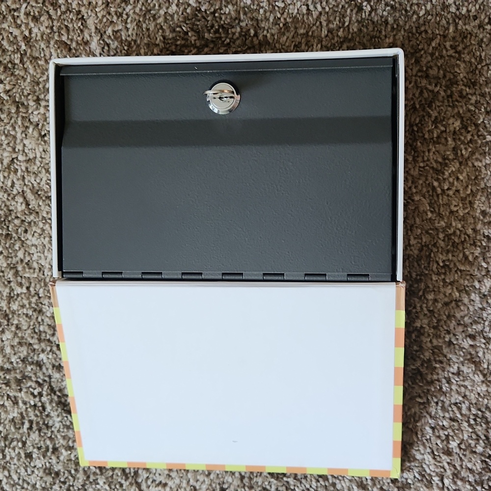 Hidden Safe - Picture 2 of 3